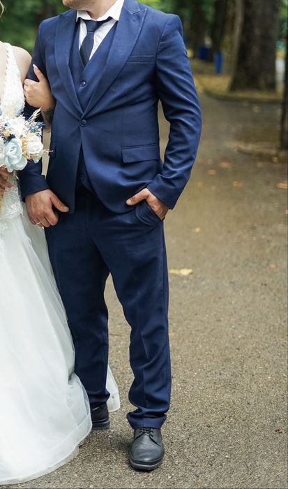 Костюм , обличан само веднъж