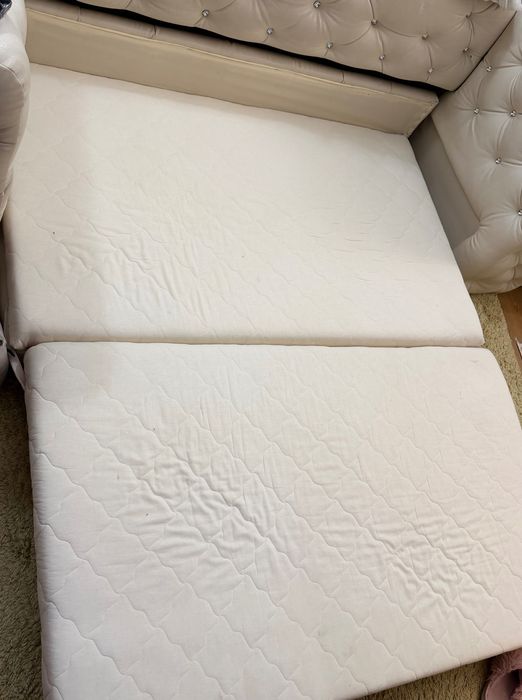 Продавам кожен диван