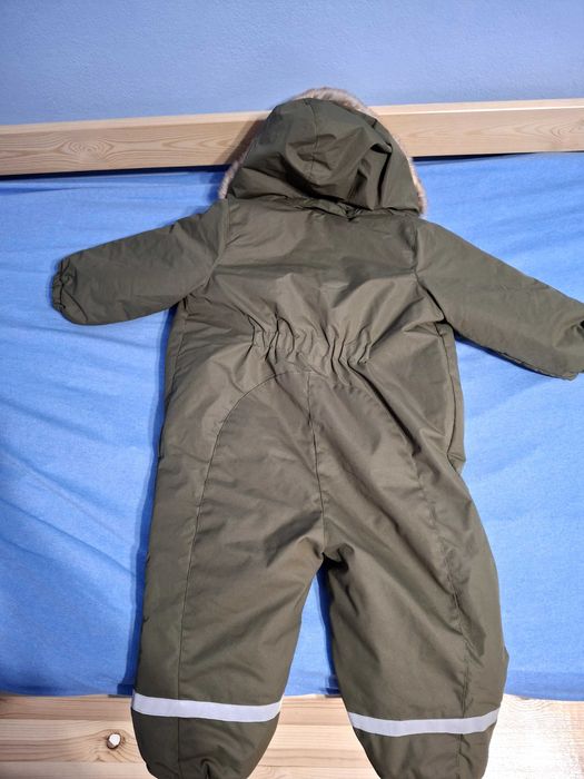 Космонавт за сняг