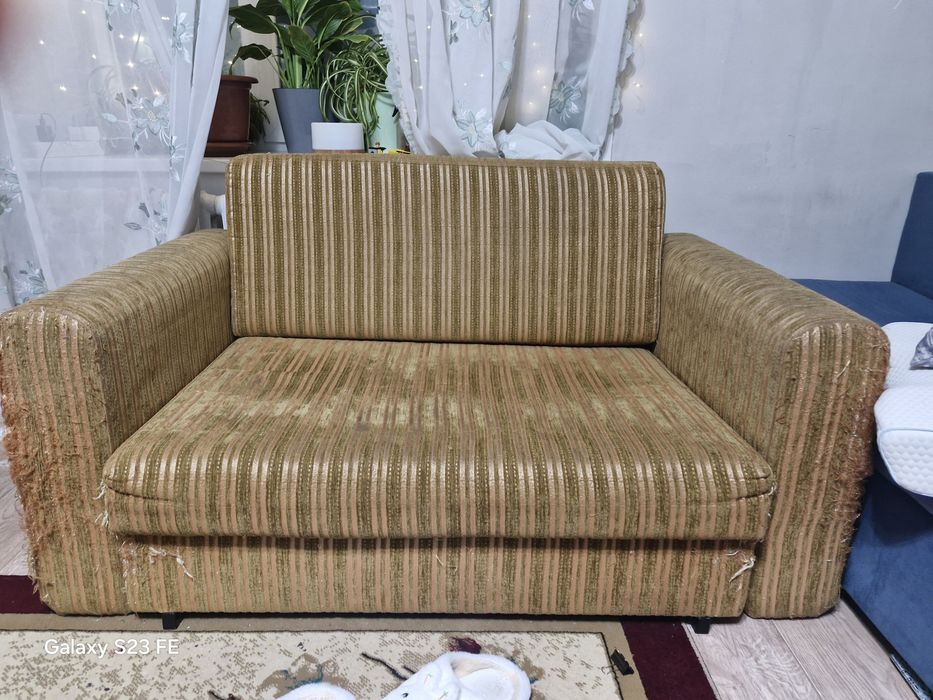 Отдам даром диван