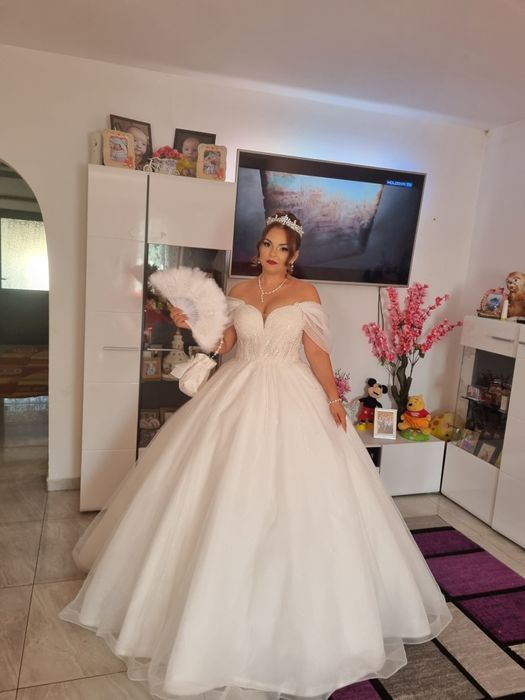 Rochie mireasa deosebita