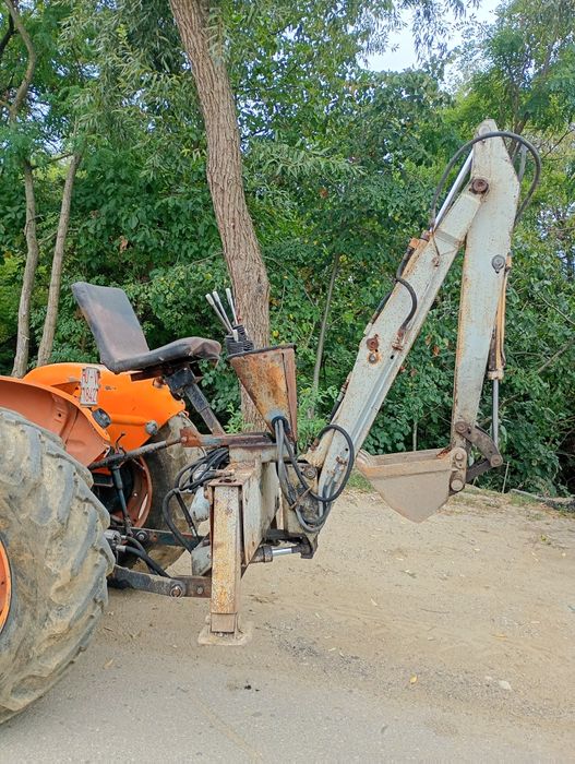 Btat de sapat in tiralti la tractor