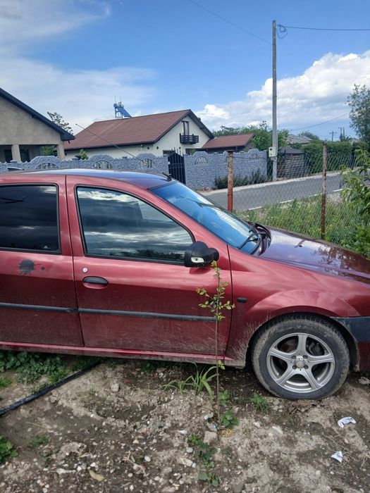 Vând Logan 16. Cu gpl. 2005.