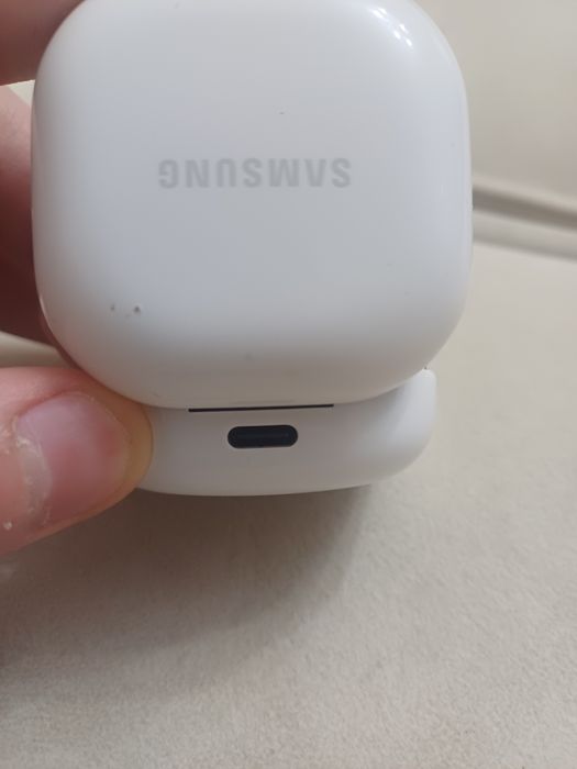 Samsung buds2 в хорошем состояний