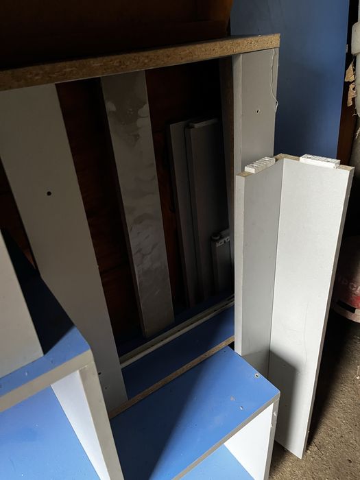 Угловой стол с полками и тумбой