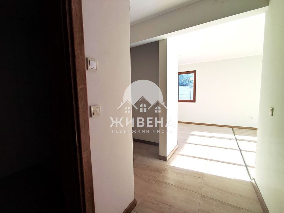 Продава двустаен апартамент в кв. Виница, площ 73 кв.м