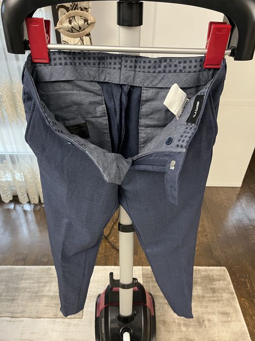 Pantaloni Bigotti barbati masura 46