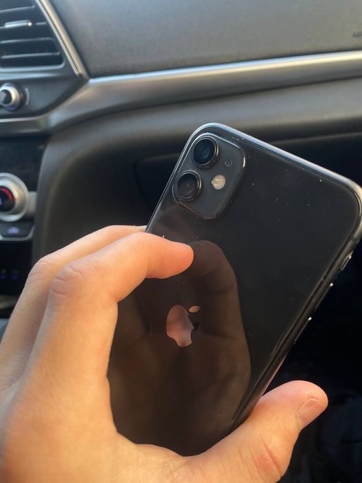 Продается айфон 11 , 64 gb , 83% аккум