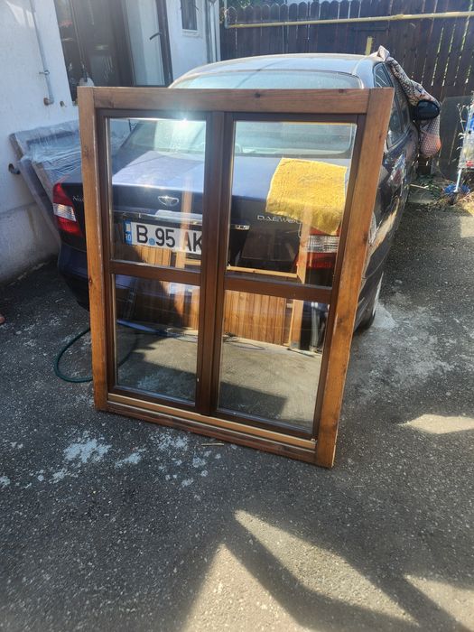 Ferestre lemn stratificat cu geam termopan