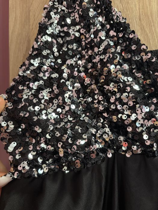 Вечерна рокля-гащеризон