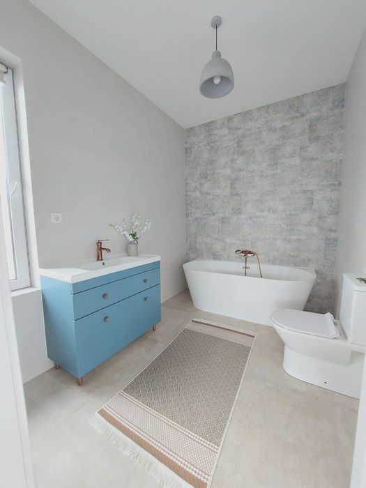 Casa și hala la 18 km de Oradea