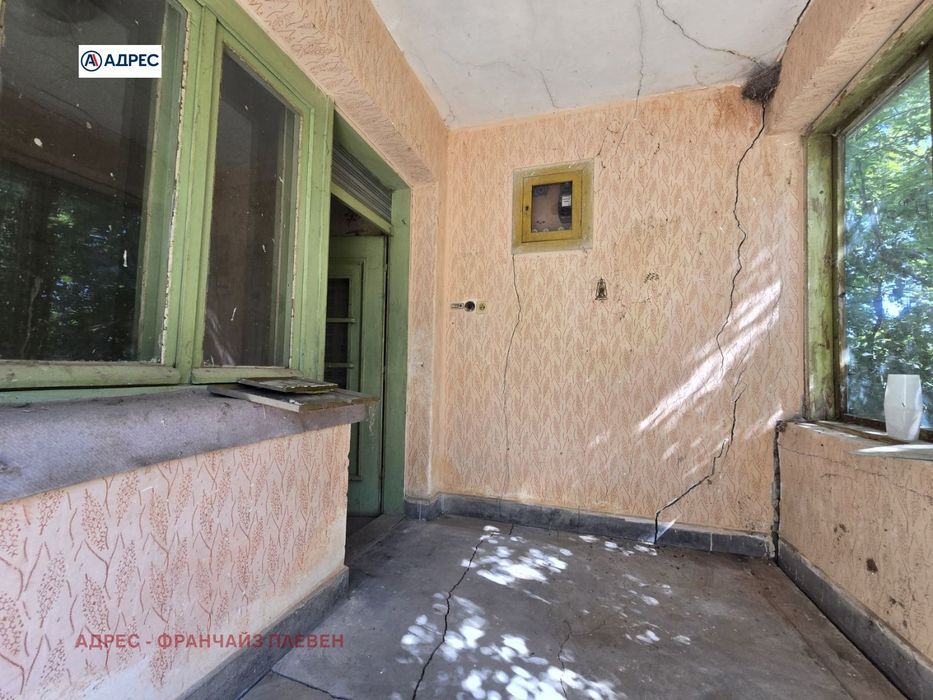 Къща в Плевен, област-гр.Гулянци площ 207 цена 24800