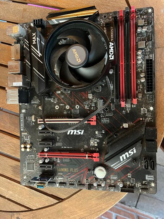 Placă de bază MSI B450 Gaming Plus MAX + AMD Ryzen 3 1200 + cooler – pachet complet