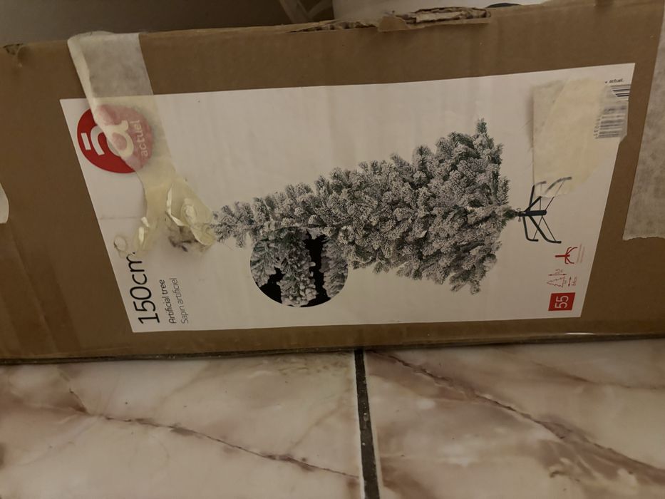 Brad cu zapada artificiala