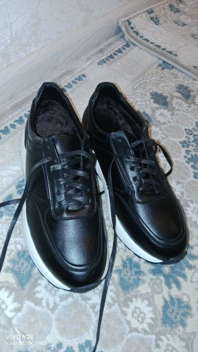 Кросвка 5000тенге