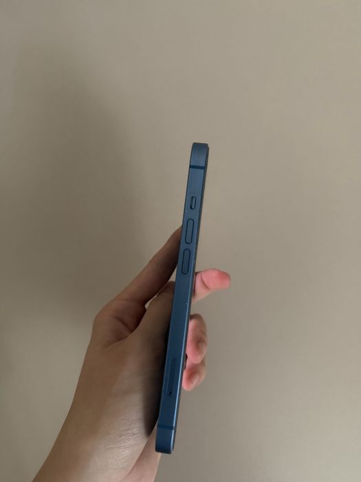 iPhone 13 в отличном состоянии
