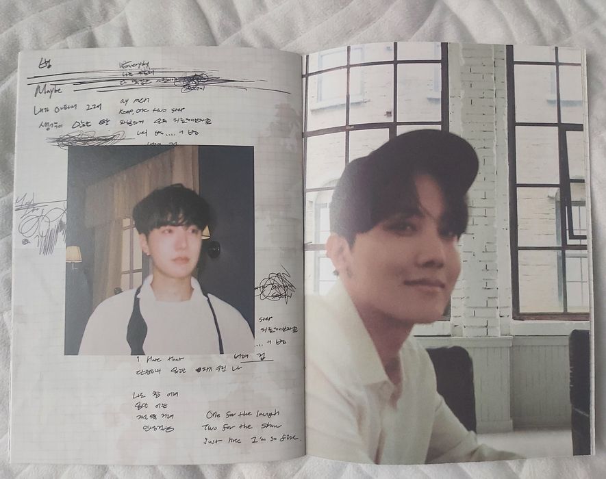 Продам альбом BTS