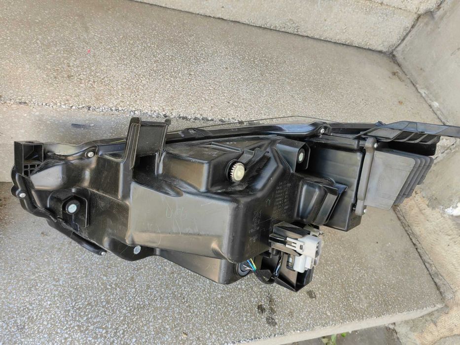 Фарове Isuzu D-Max LED ляв десен / Фарове Исузу Д-Макс / Фар Isuzu D-Max Оригинални