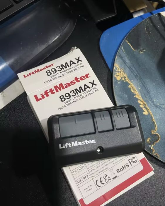 Дистанционно   LiftMaster 893LM с 3 бутона  Лимитирана Серия
