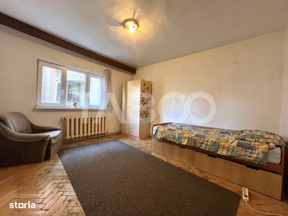 Apartament cu 3 camere de vanzare in Manastur zona Kaufland decomandat