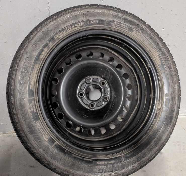 Резервна гума за Форд 205/55 R16 /5 х 108/