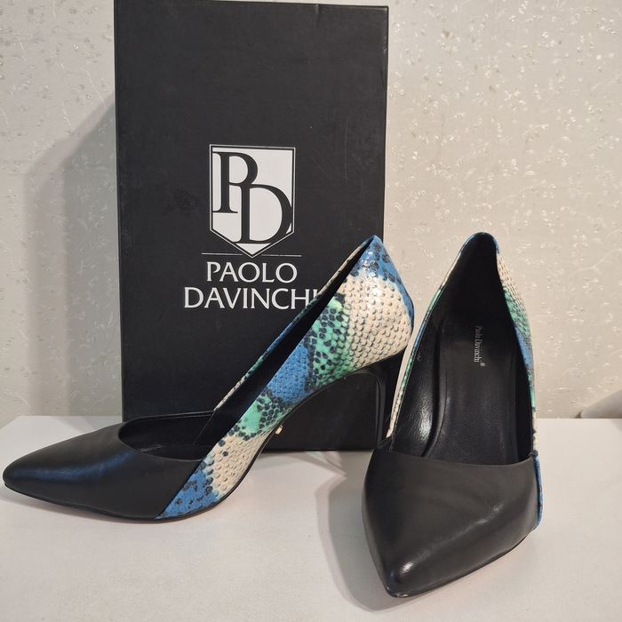 Туфли женские,   фирменные оригинал  кожанные.