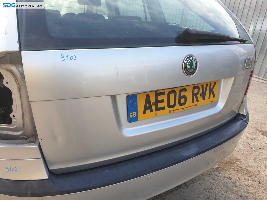 Brat Stergator Luneta Geam Sticla de pe Hayon Haion Portbagaj Skoda Octavia 2 Break Combi 2004 - 2013