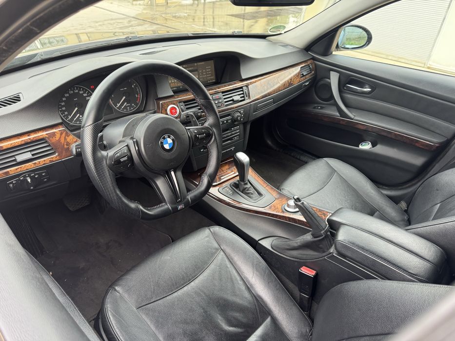 BMW E90 320D Automat