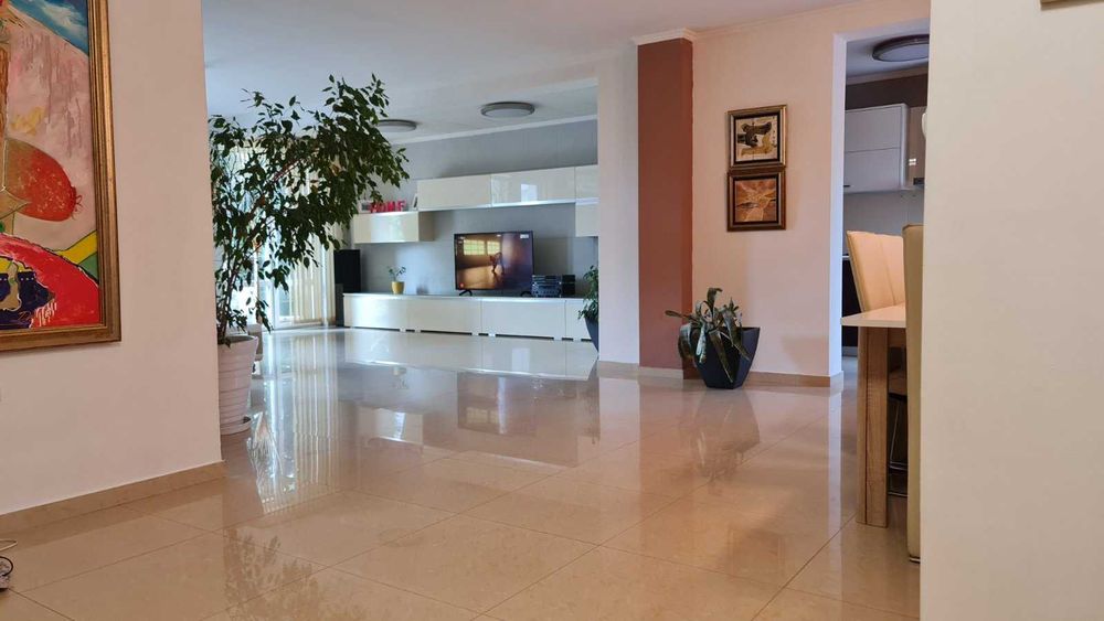 Продава се Мезонет в Пловдив, Остромила - 200 кв.м за 1750 €/кв.м - Снимка #1