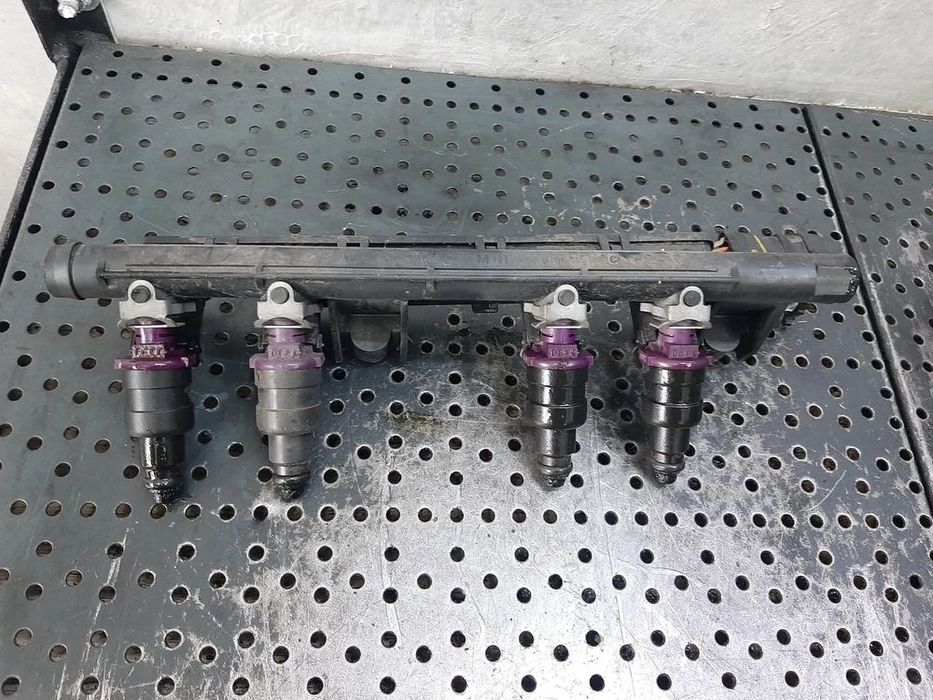 rampa cu injectoare 1.2 b d7ff702   renault twingo clio 1 clio 2  7700114546