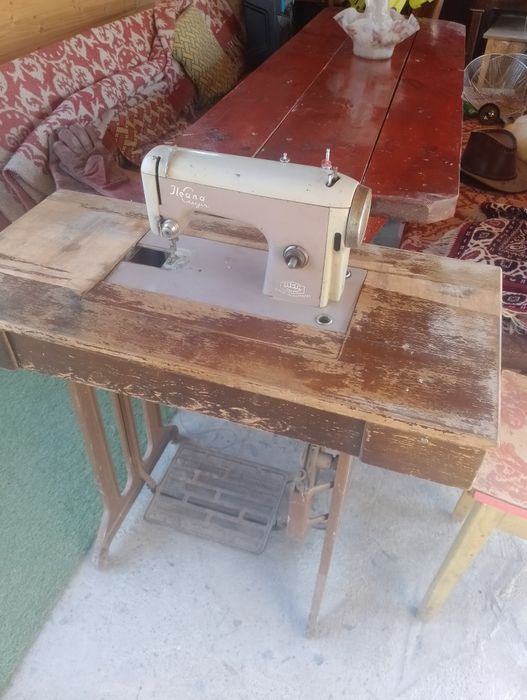 Mașină cusut merge foarte bine