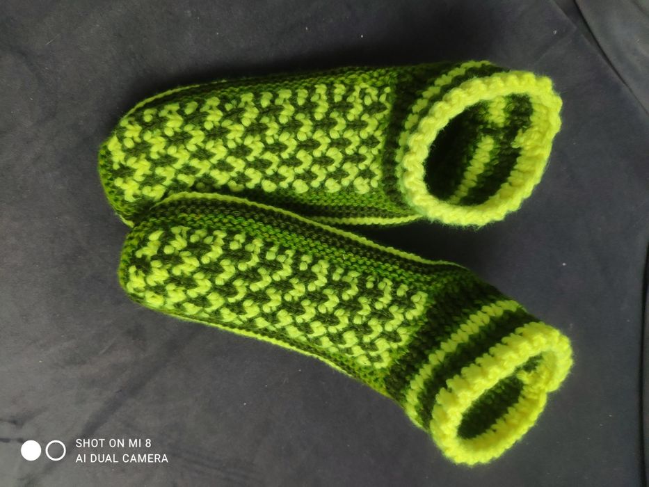 Вязаные тапки-носки