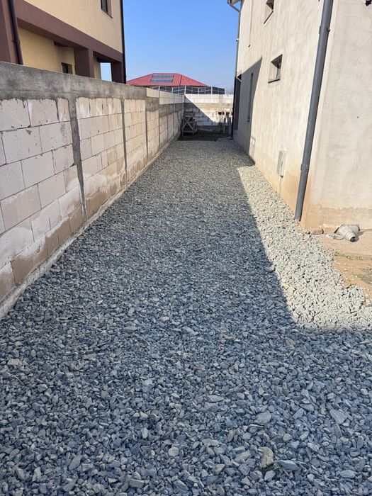 Cu ; deservent; cilindru compactor, alei pietonale, parcări auto, fund