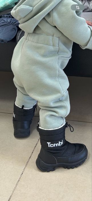 Черные дутики зима