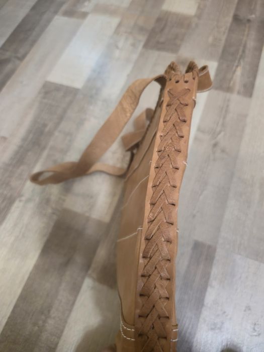 Ръчно изработена дамска чанта.