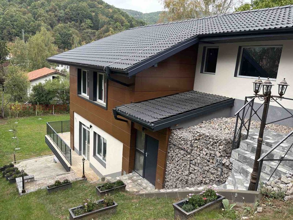 Продава се Къща в с. Владая, Област София-град - 285 кв.м за 2278 €/кв.м - Снимка #5