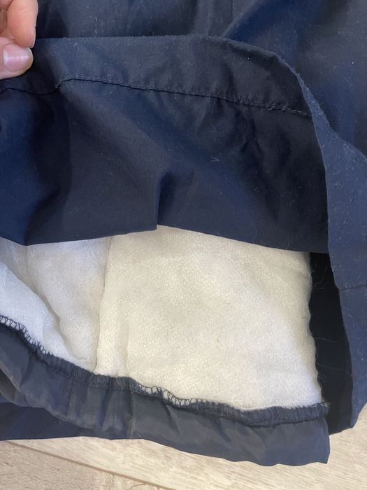 Плащ на синтепоне, на девочку 9-13 лет. Цена 3000 тн.