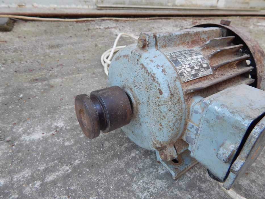 ел. двигател , ел мотор 1450 обм/мин трифазен