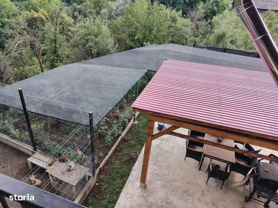 Casa la tara langa Valenii de Munte