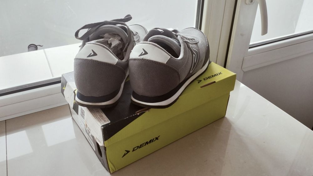 Продам кросовки Demix