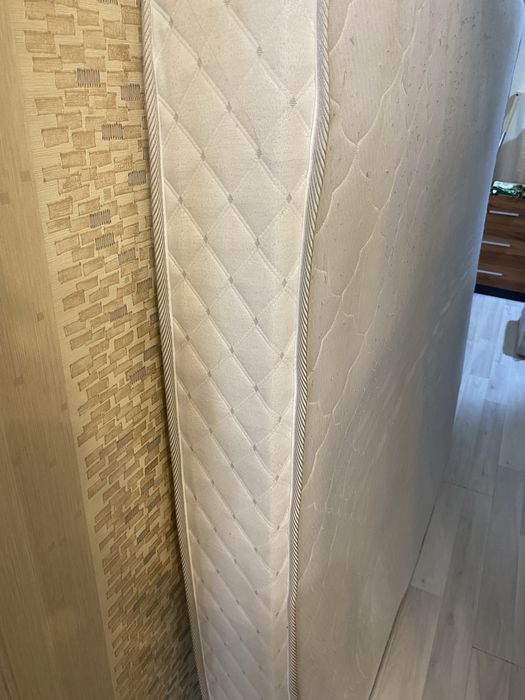 Продам матрас Vegas б/у 160/200