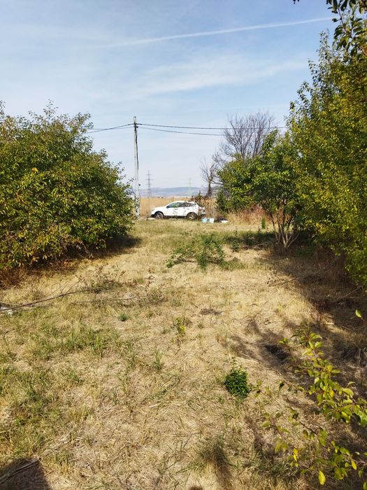 Продава къща в близост до гр.София