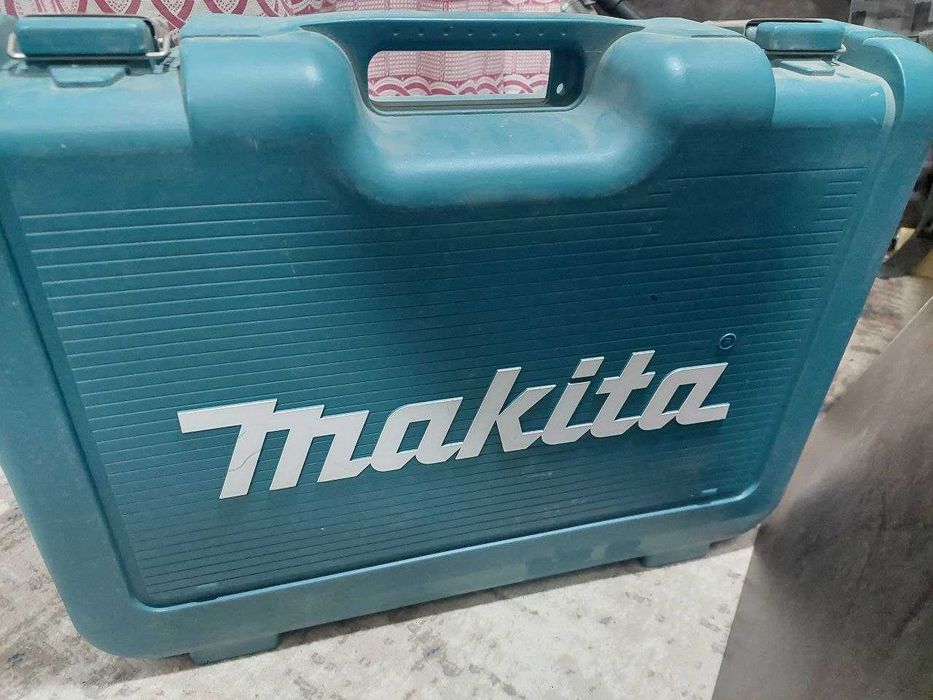 Перфоратор MAKITA HR 3200 - НОВЫЙ