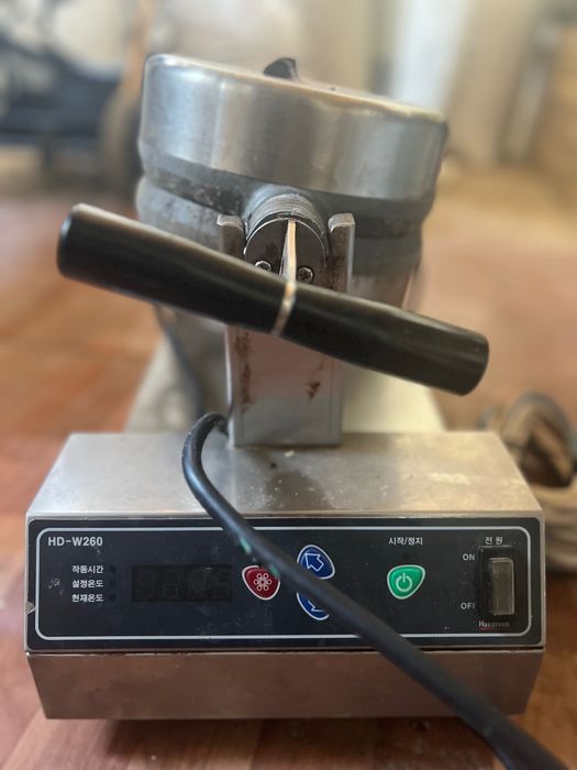 Продам вафельницу