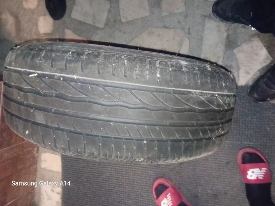 Vand jante cu cauciucuri