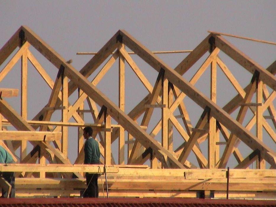 Firmă de acoperișuri  Reparații Acoperișuri hidroizolații construcții