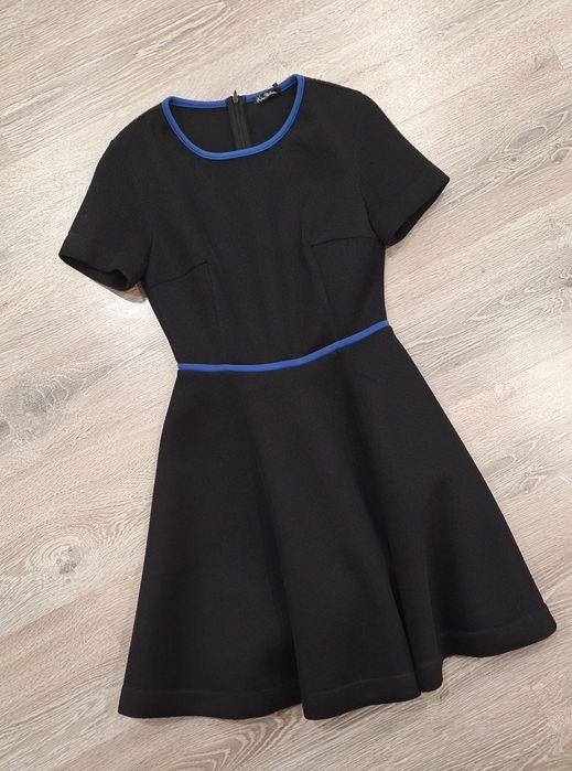 Продам коктейльные платья..