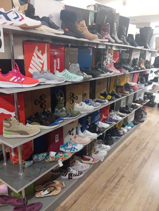 Продавам бизнес оригинална стока от Outlet магазин