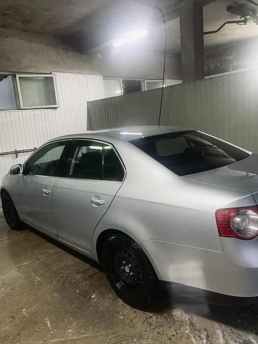VOLKSWAGEN Jetta 2006 — imagine 3
