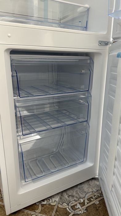 Продается новый холодильник